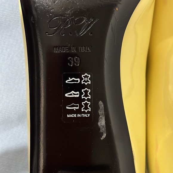 Roger Vivier Paris Shoes - Picture 9 of 9